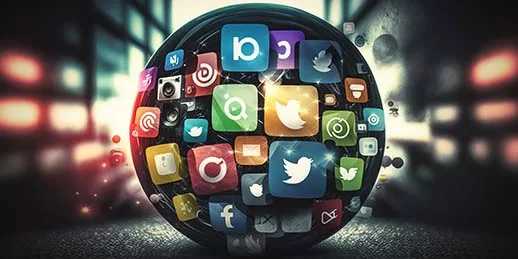 boule transparente intégrant de nombreux logos de réseaux sociaux, vue artistique